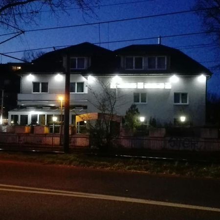 Hotel Restaurant 1000 Кельн Екстер'єр фото